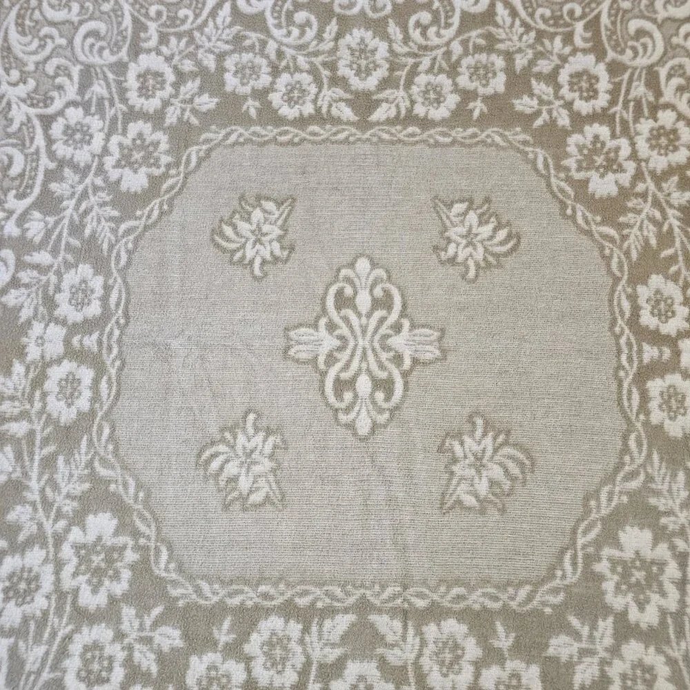 VTG Cream Beige Reversible Damask Floral Coverlet Bedspread French‎ Twin Full